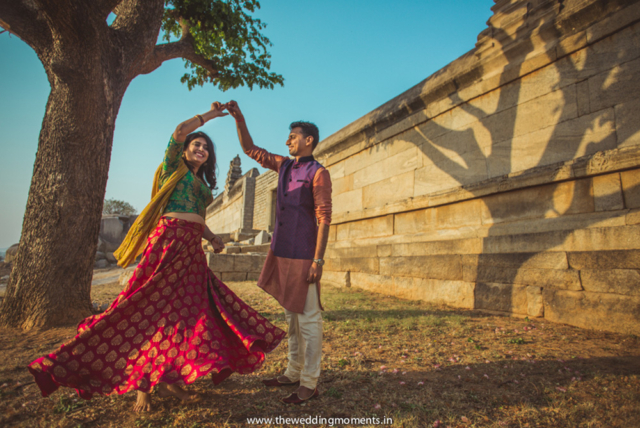 candid wedding photography poses ram and pavithra
